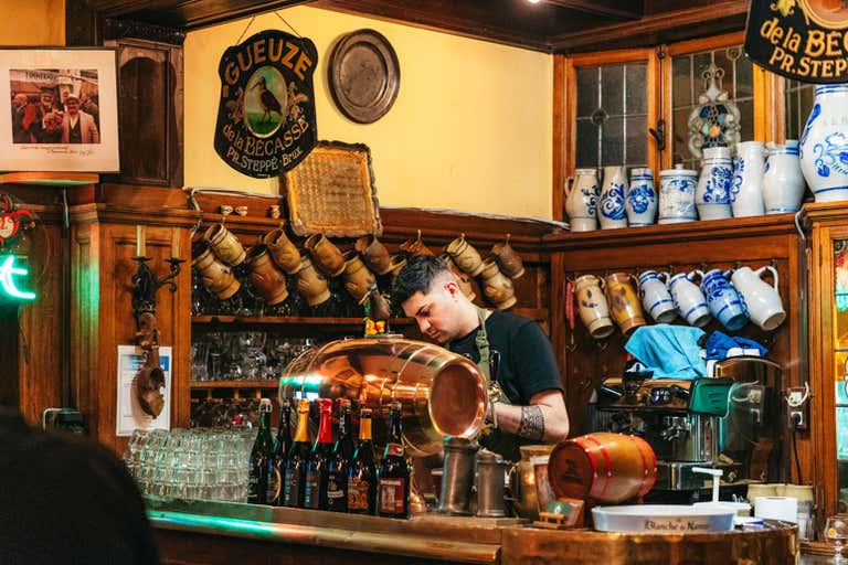 t15284. Brussels - Beer Tasting Tour with 7 Beers and Snacks-nr34.-LOW RES.jpg