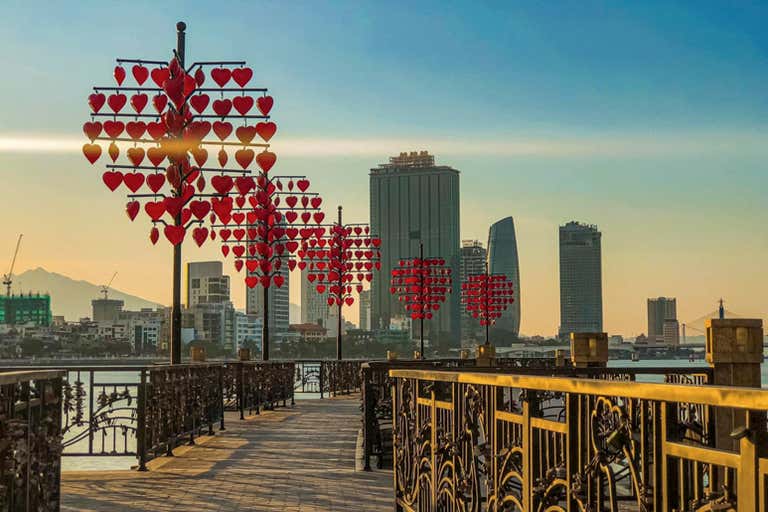 minhtri8725493-love-bridge-6554833-LOW RES.jpg