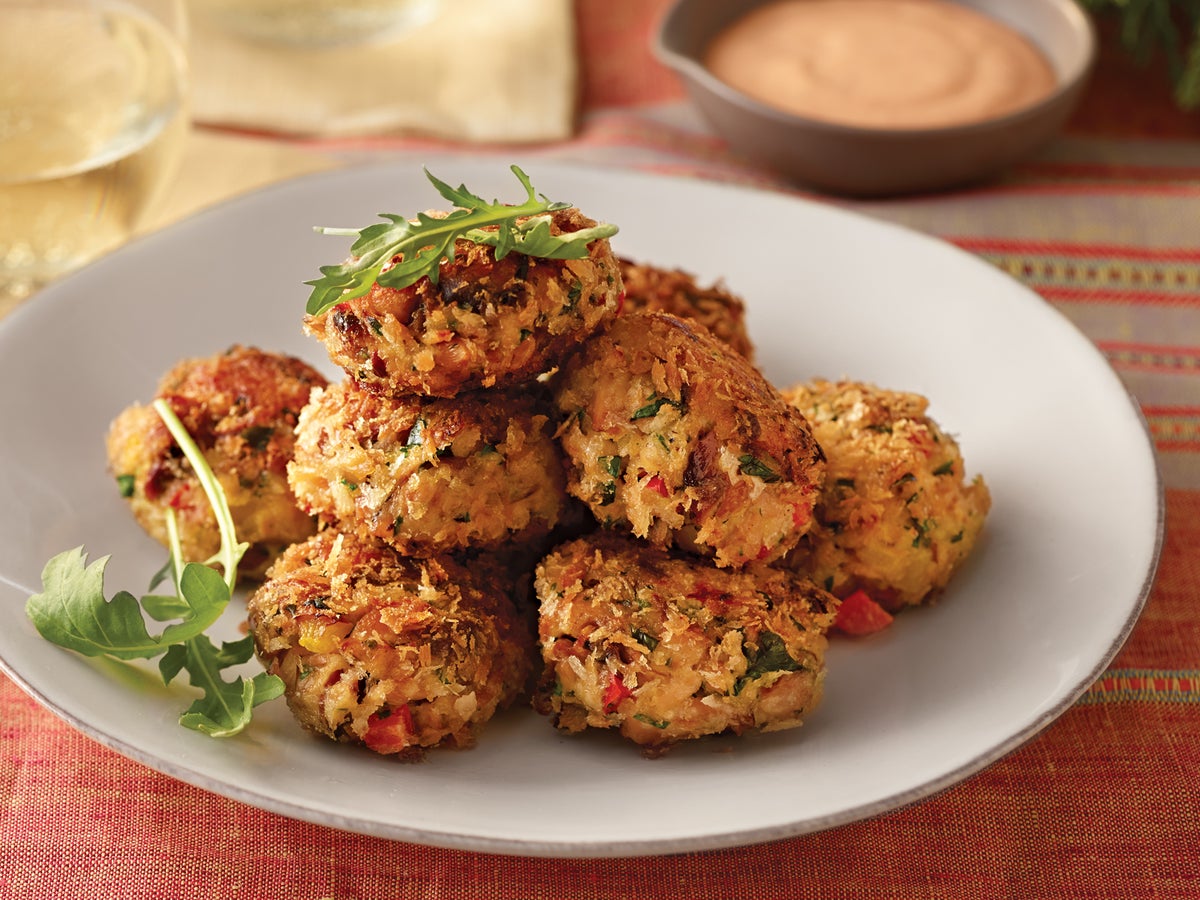 Wild Alaska Smoked Salmon Cakes