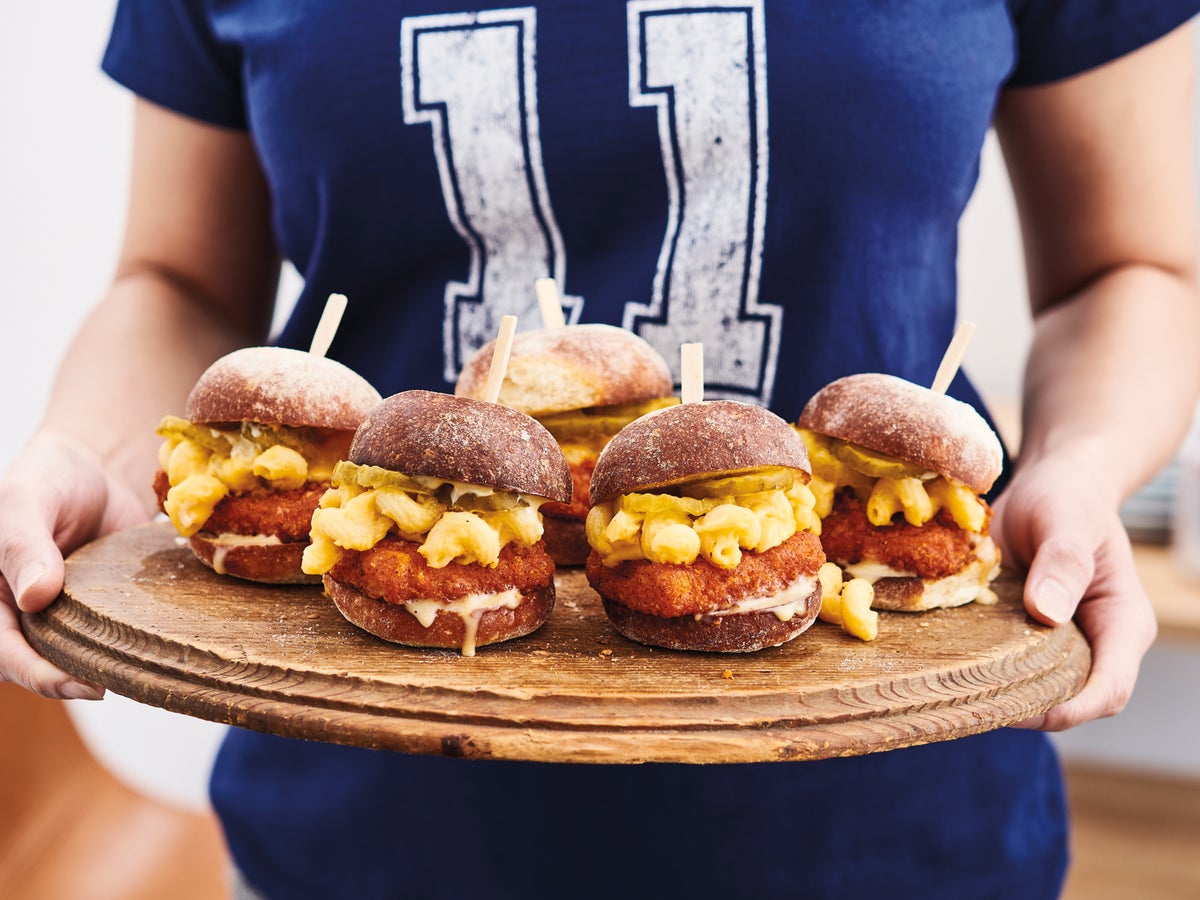 The Fork & Fin® Nashville Hots Mac-N-Cheese Sliders