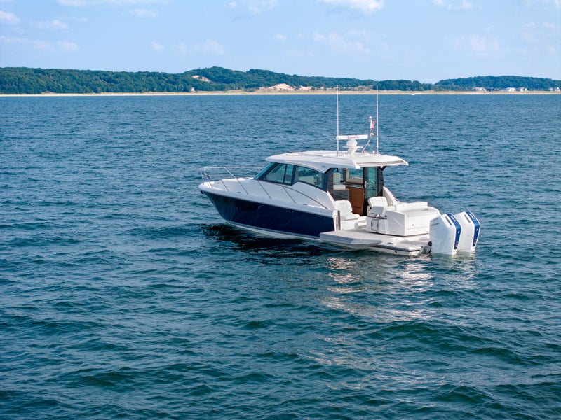 43 LE - View of deployed portside terrace and cockpit. Location: Holland, Michigan