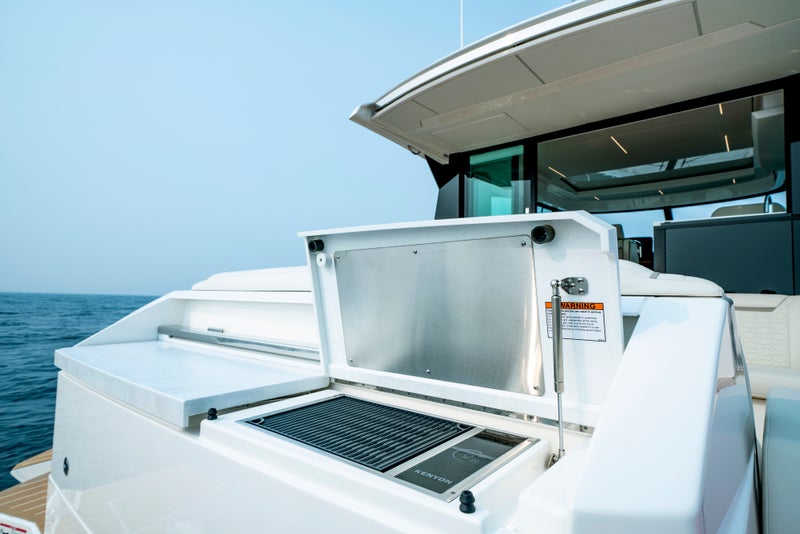 Tiara Yachts 48 LE Outdoor Galley Grill