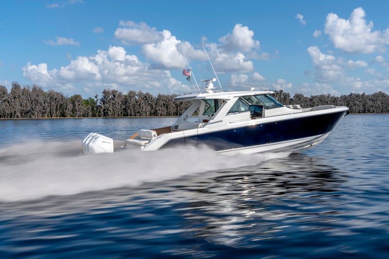 Tiara Yachts 48 LS Running Starboard Image