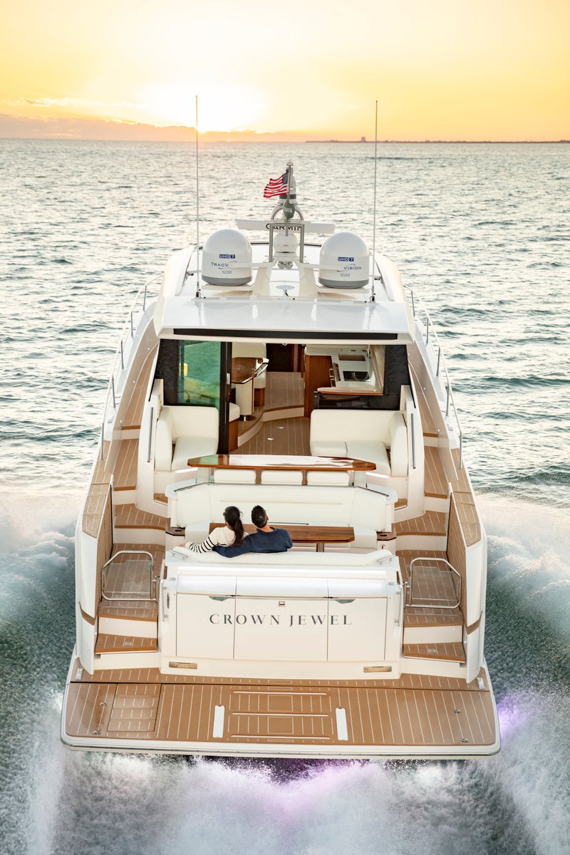 EX 60 | Transom, Aft Cockpit, &amp; Alfresco Cockpit