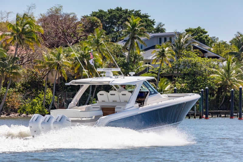 Tiara Yachts 38 LS