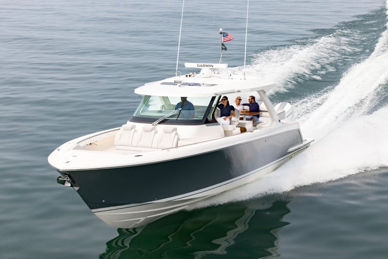 Tiara Yachts 43 LS running&nbsp;