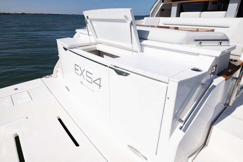 EX 54 Exterior Transom