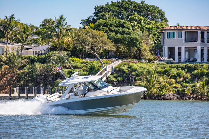 34 LS running to starboard