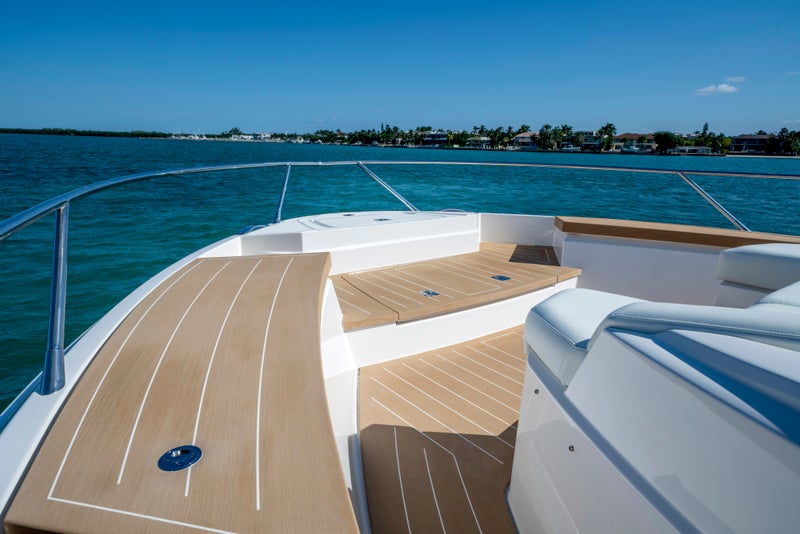 EX 60 | Foredeck