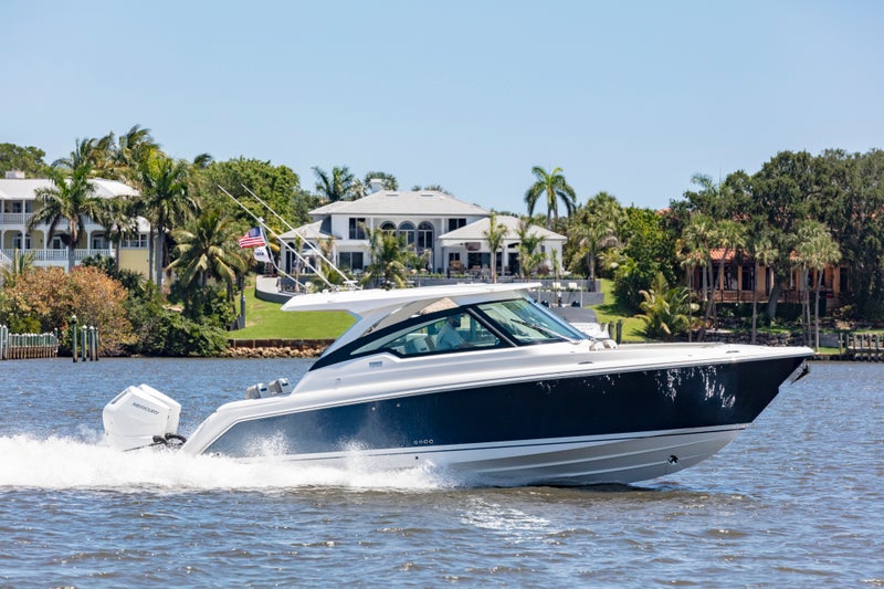 Tiara Yachts 34 LX