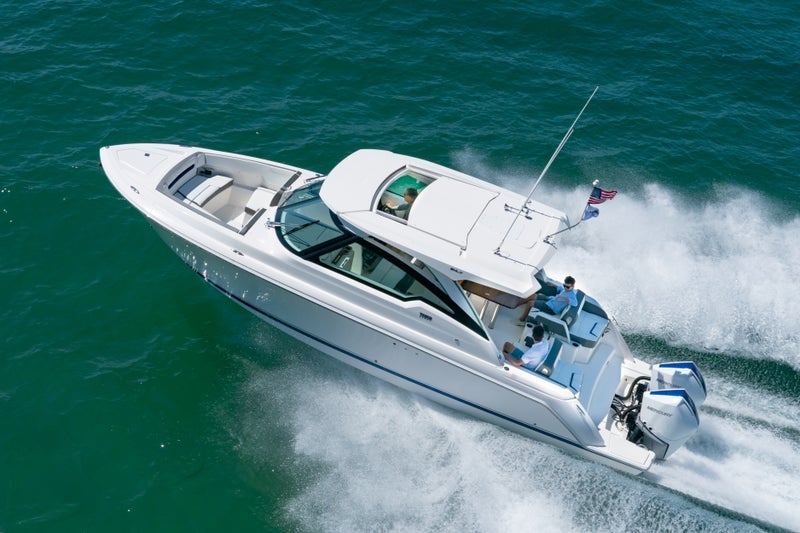 Tiara Yachts 34 LX