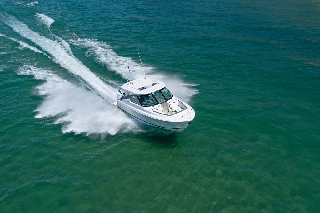 Tiara Yachts 34 LX Aerial Image