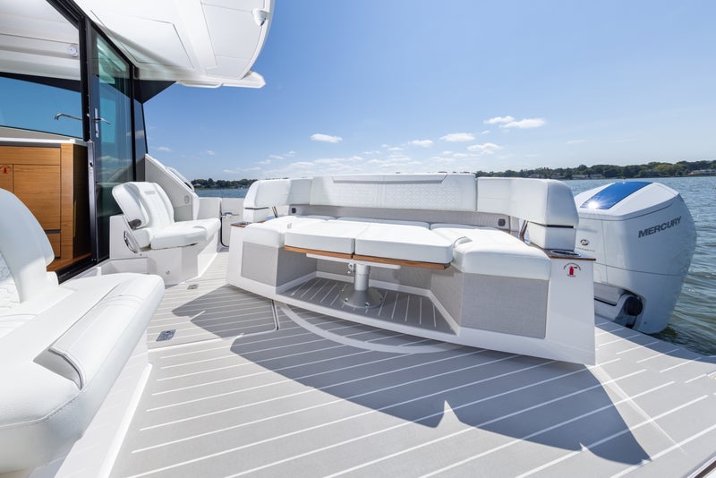 43 LE Buffet Lounge with Sun Pad Conversion