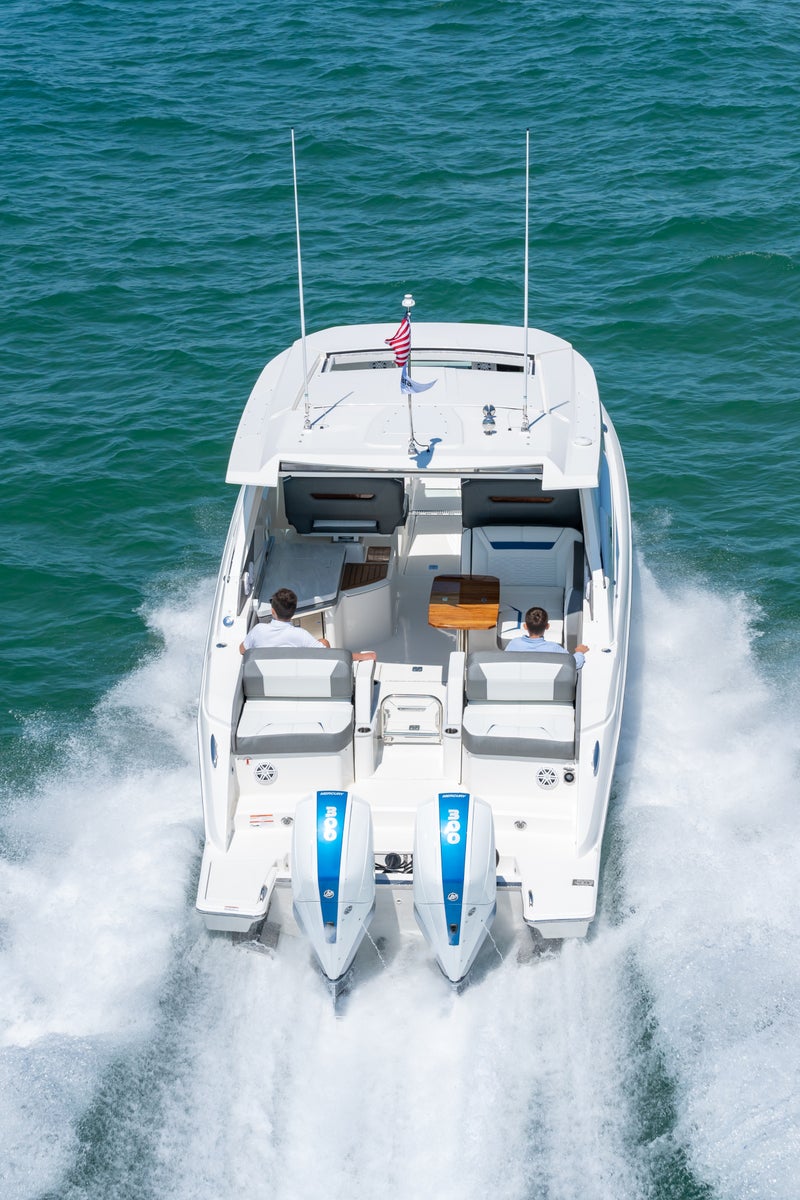 Tiara Yachts 34 LX