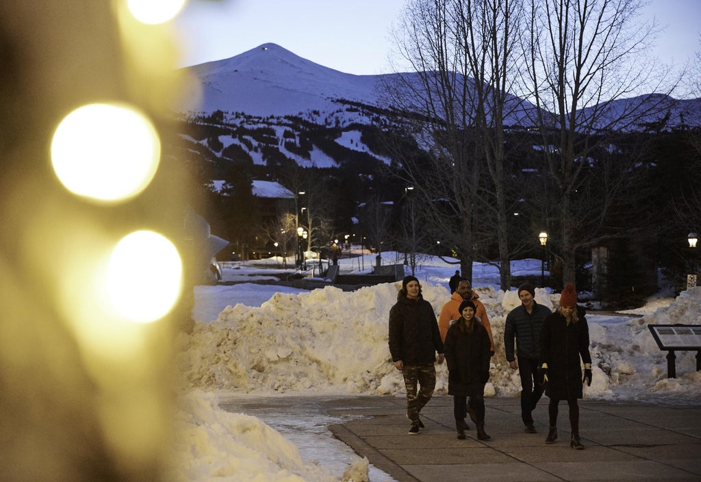 Breckenridge_Friends Stroll_Night_(c): Vail Resorts | Photo by Andrew Maguire