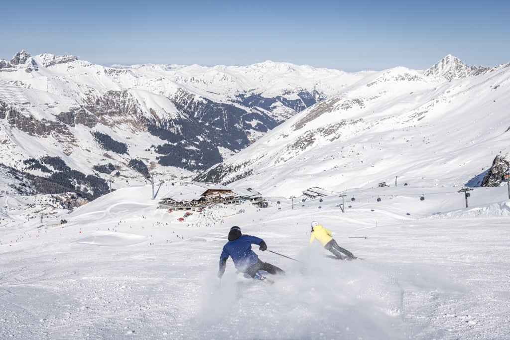 Tux winter 2022 HR-240