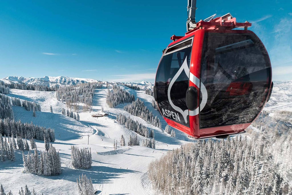 Aspen Snowmass_Gondola Above Mountain Terrain_(c): Aspen Snowmass