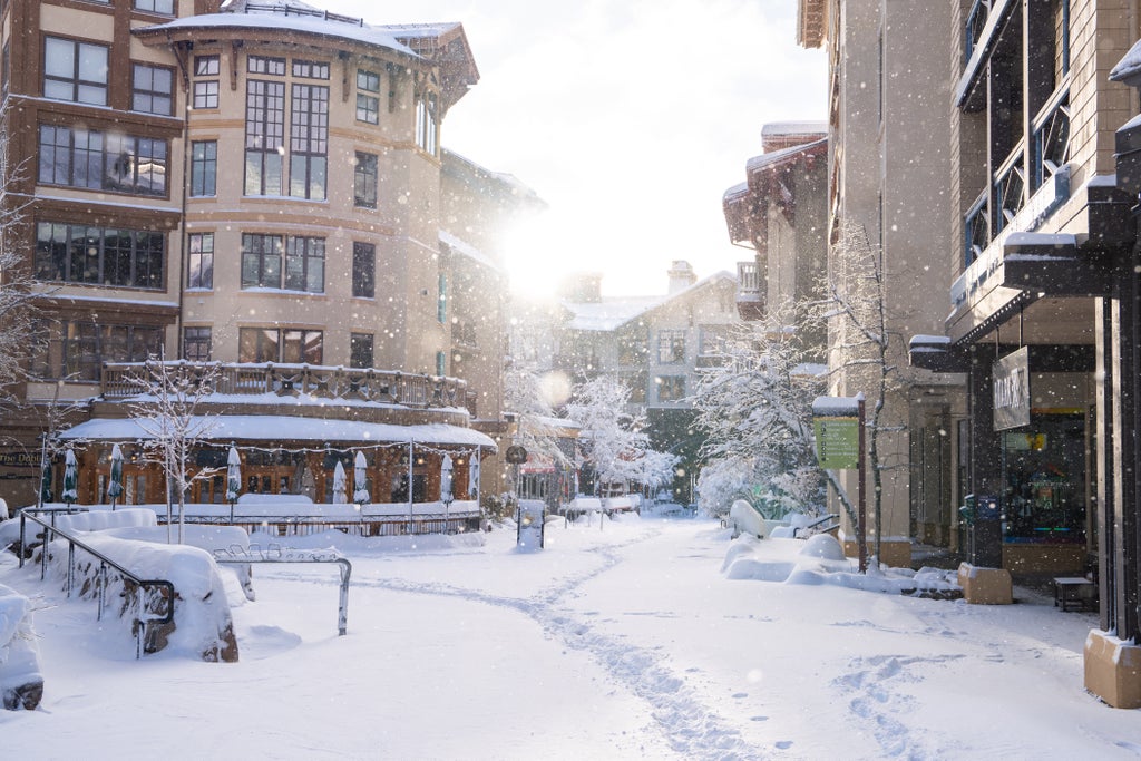 Palisades Tahoe_Village_Snowfall_(c): Palisades Tahoe