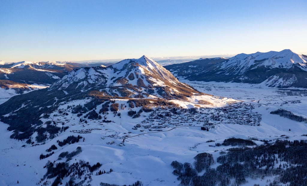 Crested Butte_Mountain Panorama_Winter_(c): Taylor Ahearn