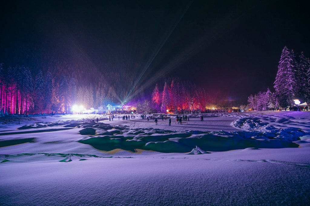 Stubaier Gletscher_Winter Hiking Night Scene_(c): Andre Schönherr