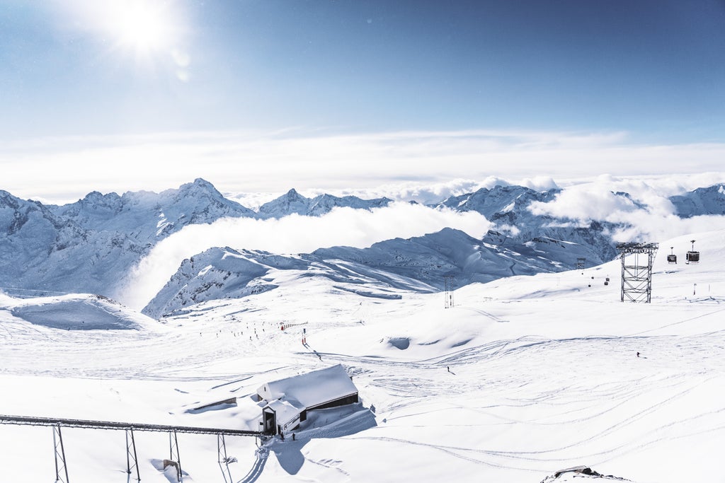 Les 2 Alpes_Glacier Elevator_Lower Base_(c): Luka Leroy / Les 2 Alpes