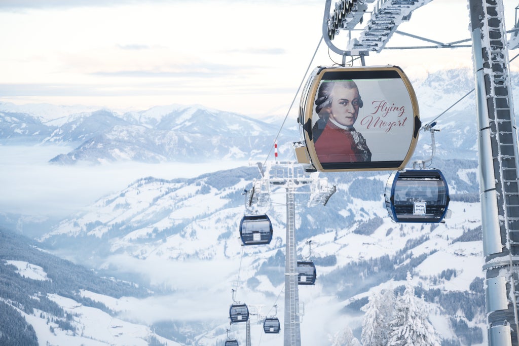 22 snowspacesalzburg winter seilbahn flyingmozart goldenemozartgondel