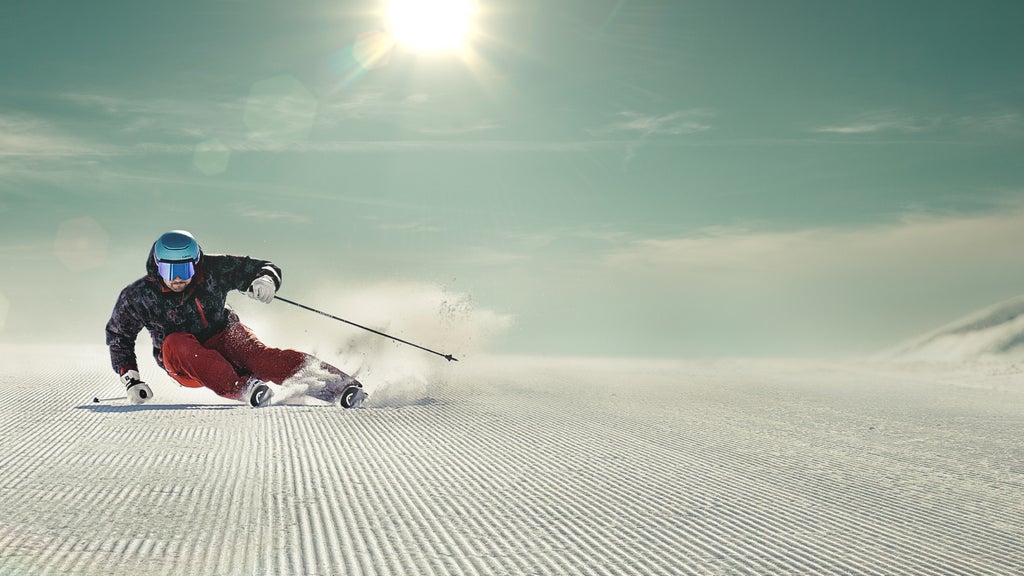 Engelberg_Titlis Skier Carving_(c): Engelberg-Titlis