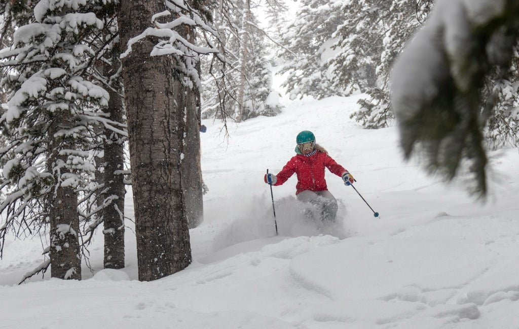 Deer Valley_Backcountry Skiing_Woman_(c): Eric Schramm