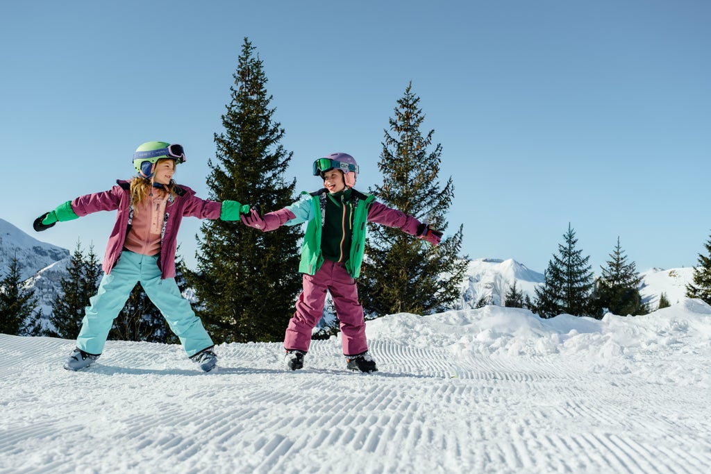 Engelberg_Kids Playing in the Snow_(c): Namuk Gusmo