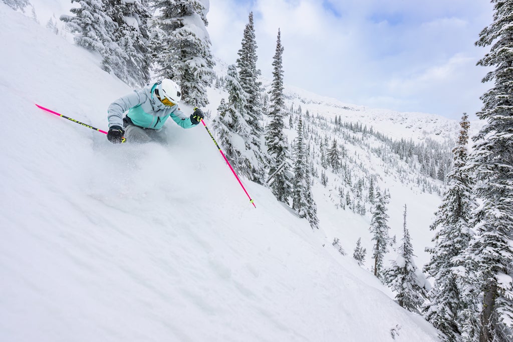 Big White Ski Resort_Skier Powder_Steep Slope_(c): Big White Ski Resort