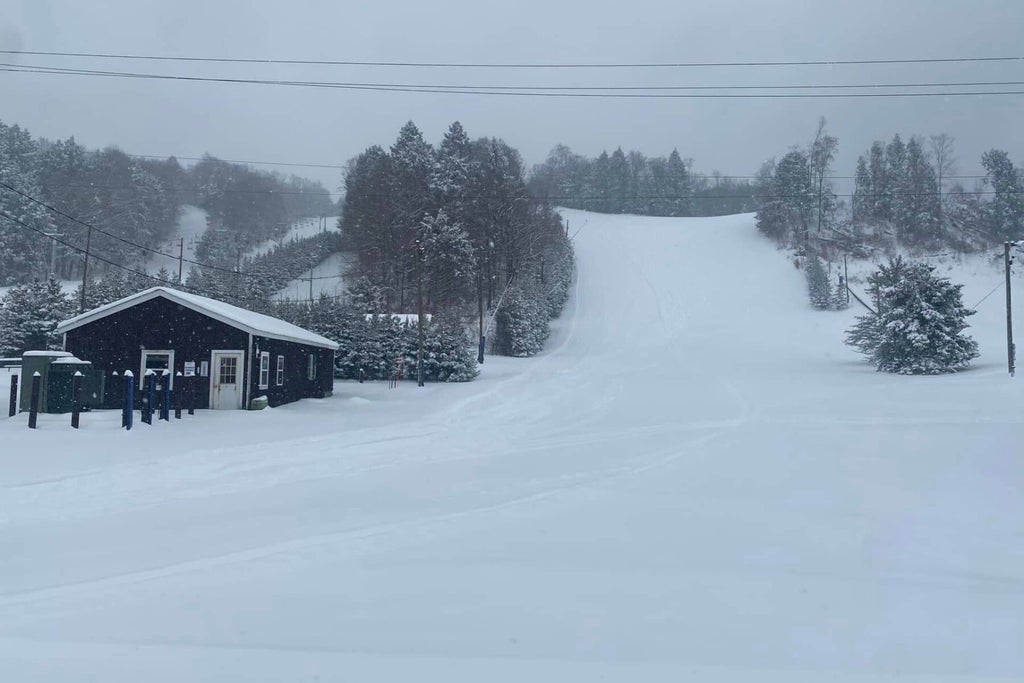 Woods Valley Ski Area - Lodge