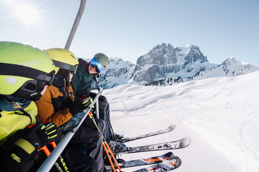 20241229 deeds Yannick Romagnoli bdg Familien Skifahren HiRes91