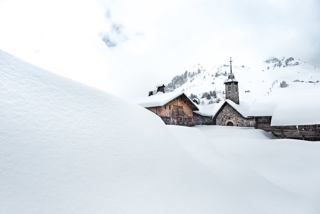 Le Grand Bornand_Village in Deep Snow_(c): P. Guilbaud - Le Grand-Bornand Tourisme