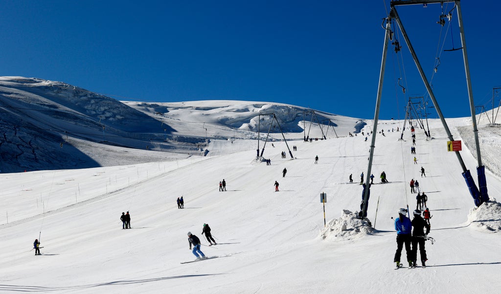 Cervino Ski Paradise_Groomed Slope_T‑bar lift_(c): Pentaphoto