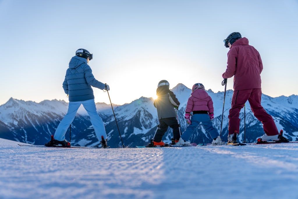 Skifahren Familie ©Mayrhofner Bergbahnen 7