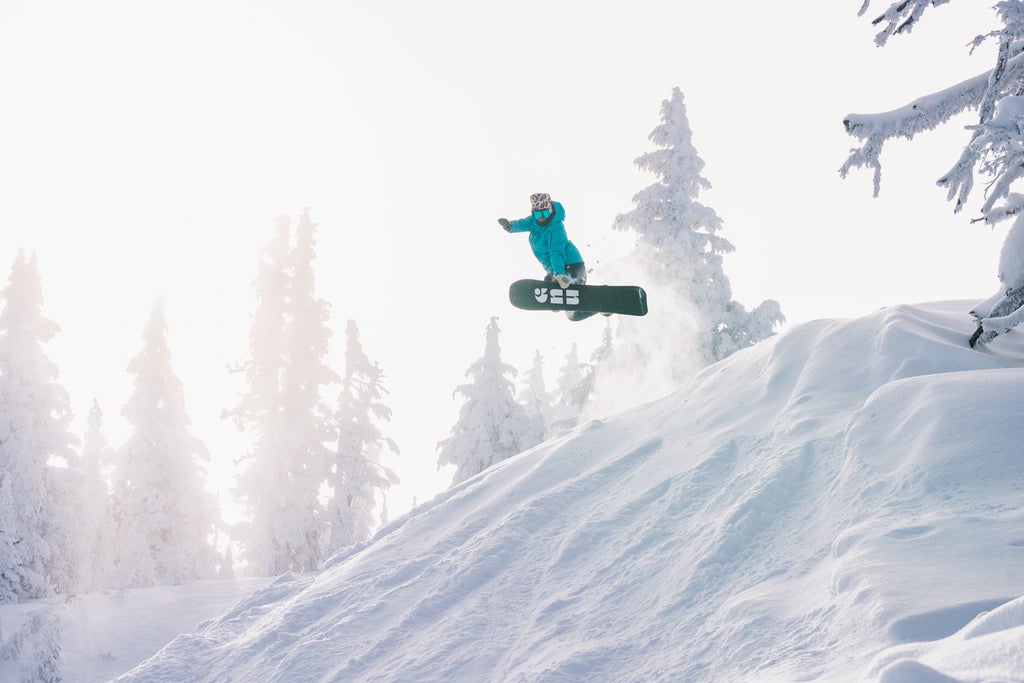 Mt. Bachelor_Snowboard_Powder_Jump_(c): Mt. Bachelor