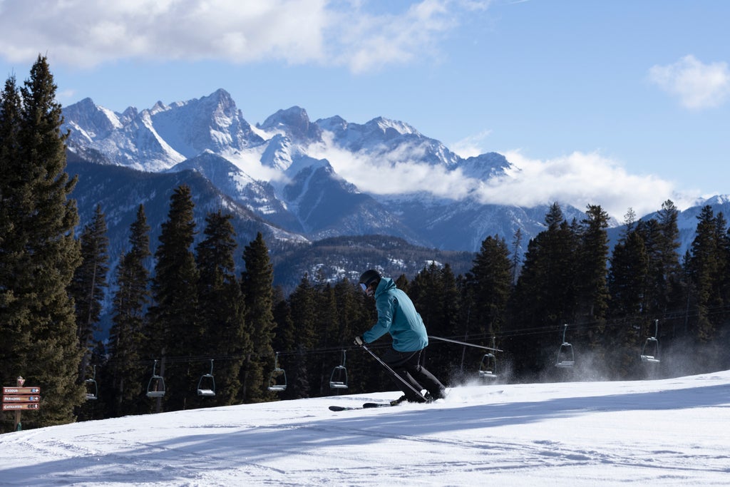 Purgatory_Skiing with a view_(c): Scott DW Smith