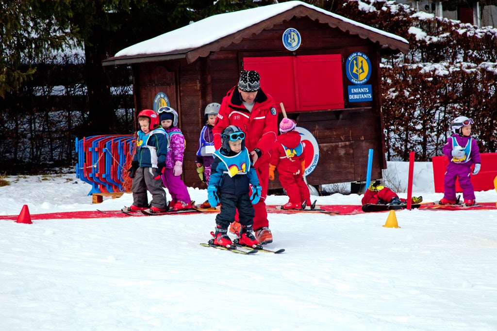 Chamonix_Children Ski School_(c): Shutterstock