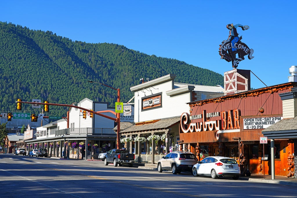 Jackson Hole_Main Street in Summer_(c): Shutterstock