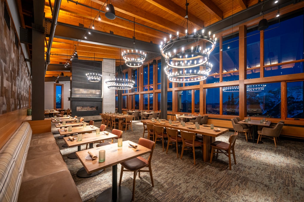 Copper Mountain_Aerie_Inside_Night_(c): Copper Mountain Resort