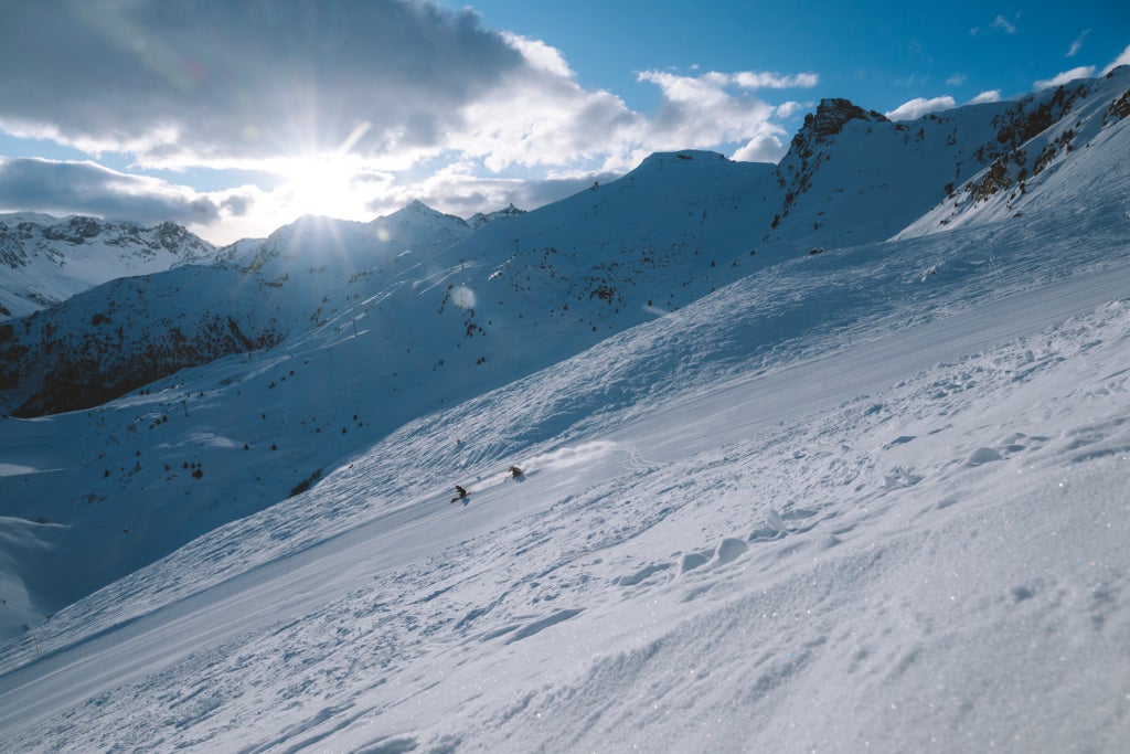 Meribel_High Altitude Piste Skiing_(c): Arthur Bertrand