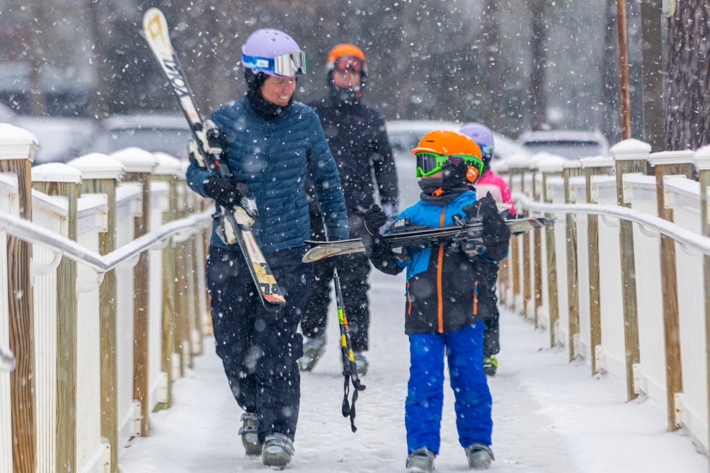 Massanutten_Family Snowfall Day_(c): Massanutten Resort