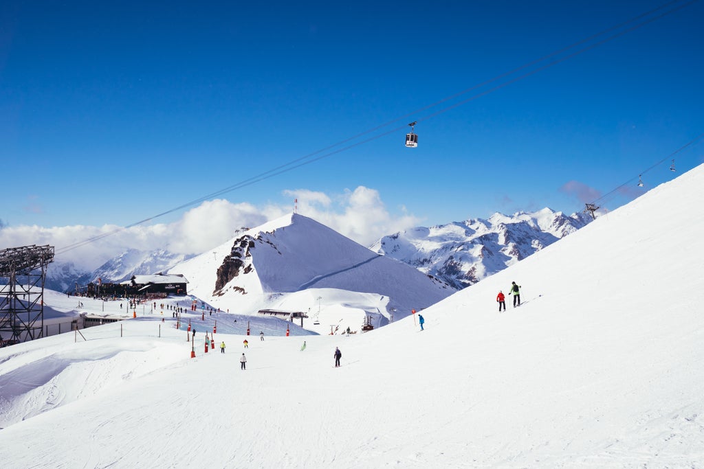 Les 2 Alpes_Slopes near Smokehouse Restaurant_(c): Luka Leroy / Les 2 Alpes