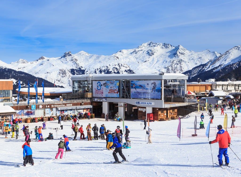 Courchevel_Lower Jardin Alpin Terminal_(c): Shutterstock