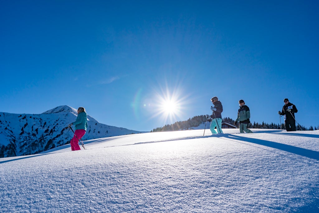 Saint Gervais_Snowshoe Powder Hike_(c): Boris Molinier-OT ST GERVAIS