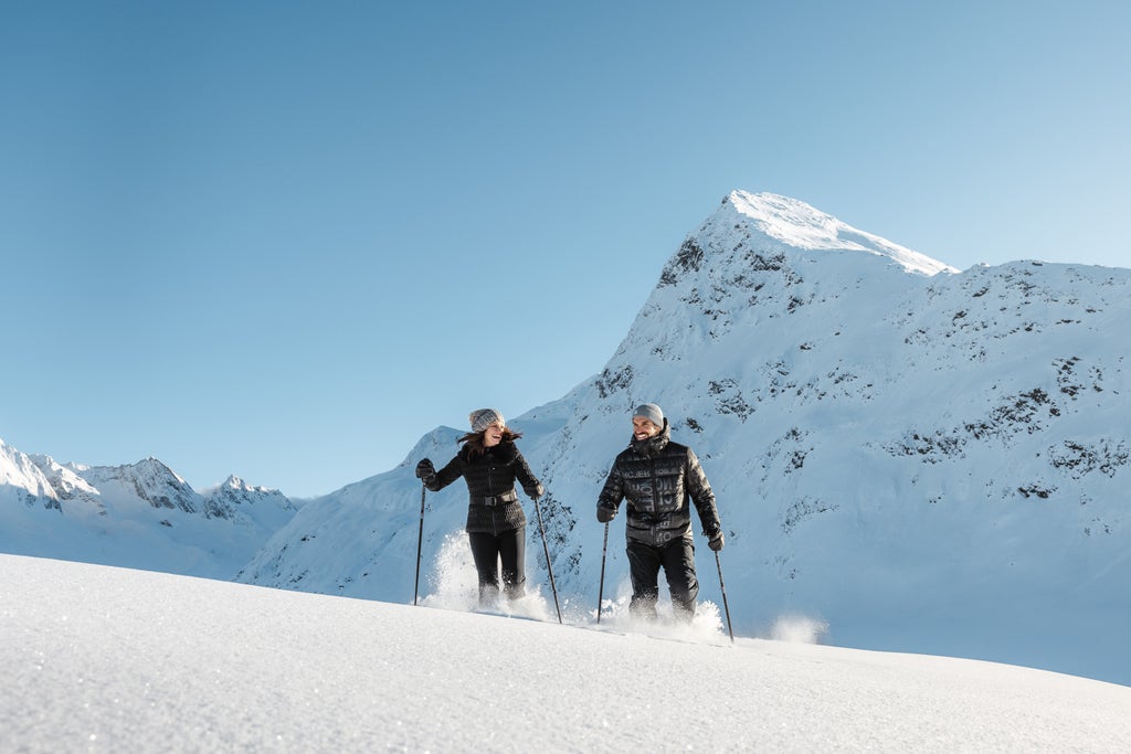 Obergurgl-Hochgurgl_Snowshoe Powder Adventure_(c): Ötztal Tourismus | © Roman Huber