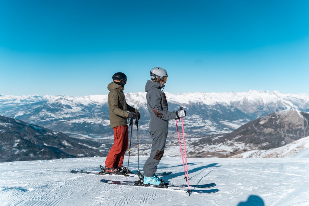 Les Orres_Skiers Admiring the View_(c): Will Camus
