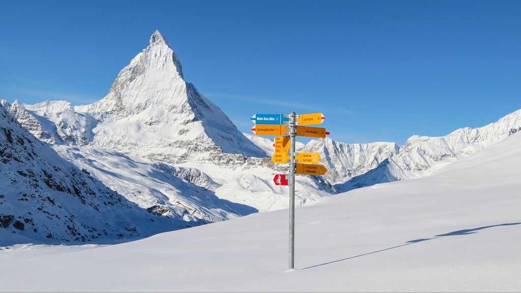hiking-signs-zermatt-switzerland-winter-matterhorn