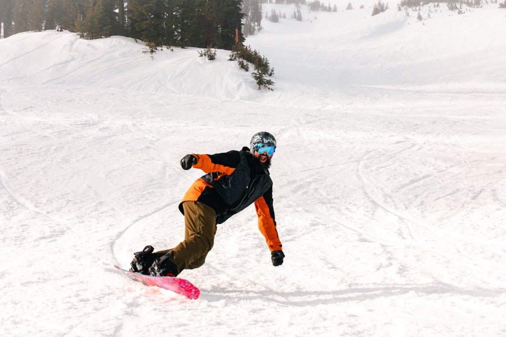 Mt. Bachelor_Snowboarder Shredding_(c): Mt. Bachelor