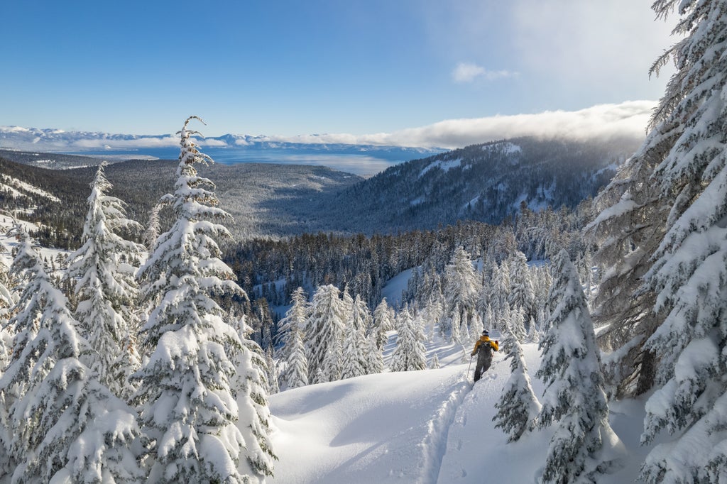 Palisades Tahoe_Untracked Path_Blake Kessler Media / Palisades Tahoe